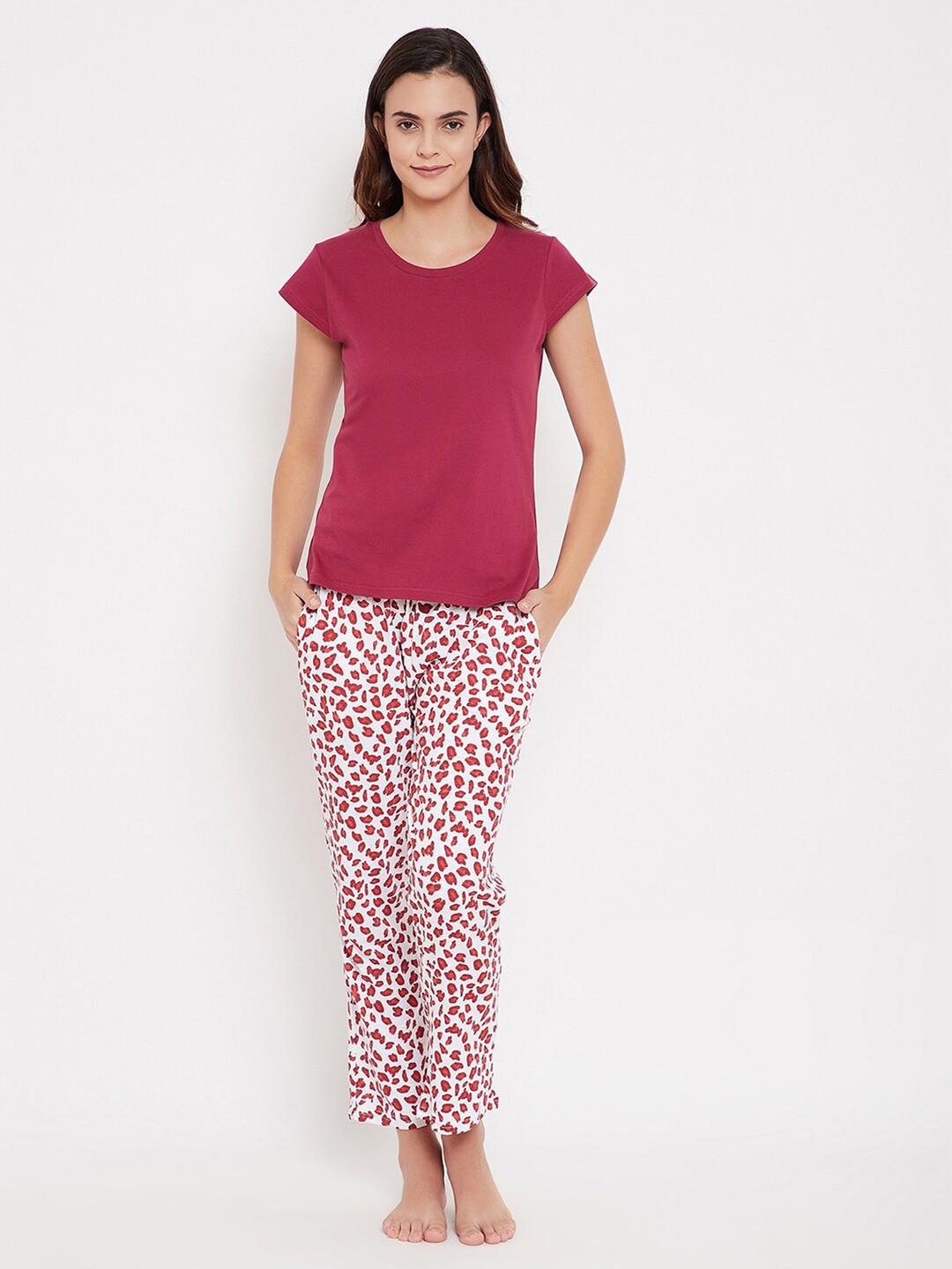 

Clovia Women Maroon & White Solid Night suit