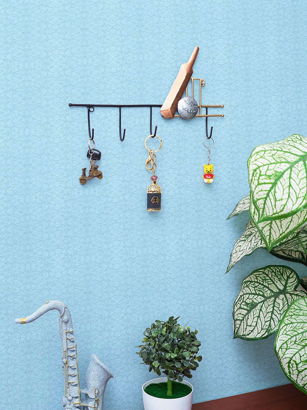 

Golden Peacock Copper-Coloured & Black Bat Ball Style Wall Hanging Key Holder