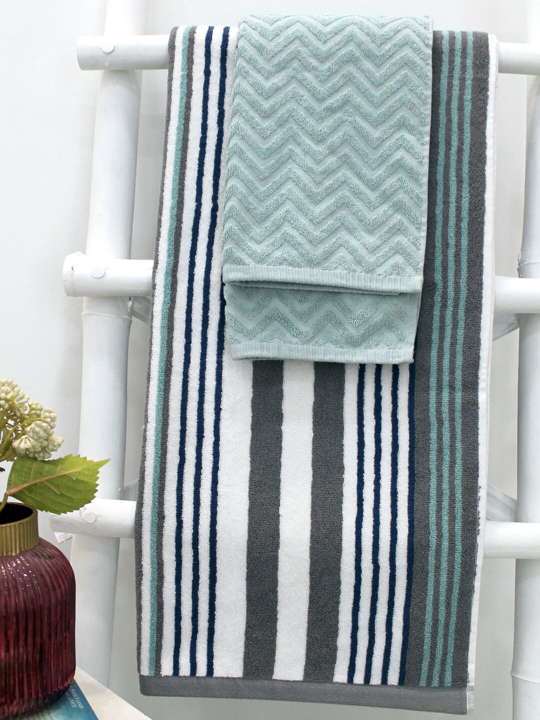 

AVI Living Set Of 3 Striped 550 GSM Cotton Towels, White