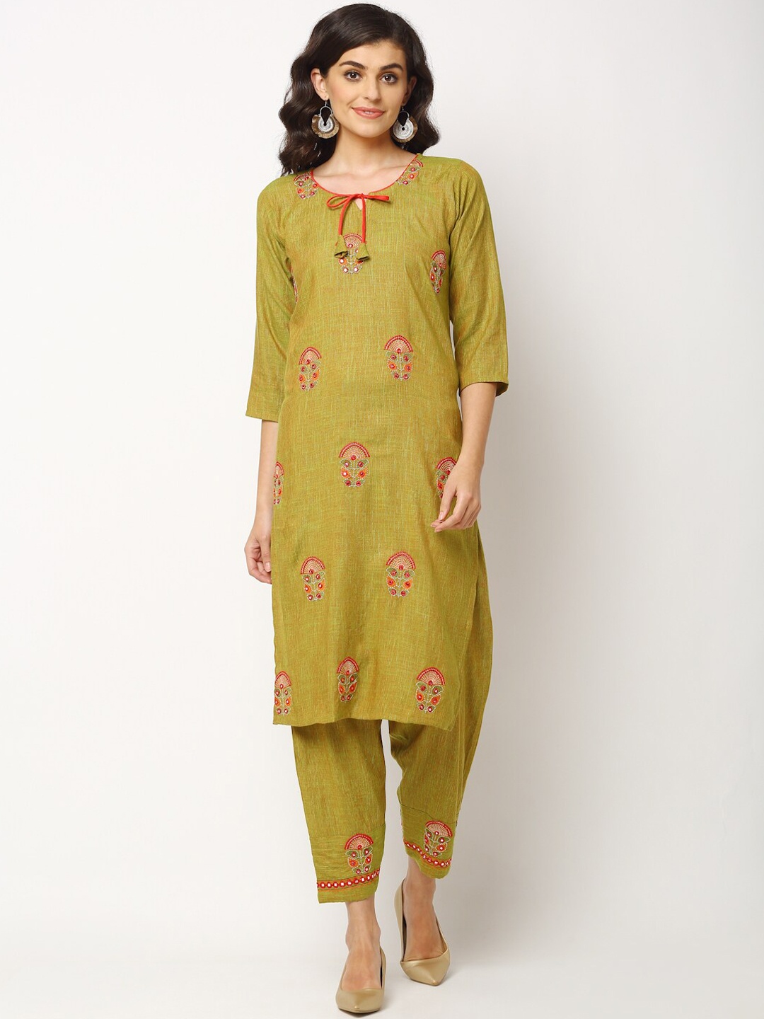

Miaz Lifestyle Women Green Embroidered Keyhole Neck Kurta with Trousers