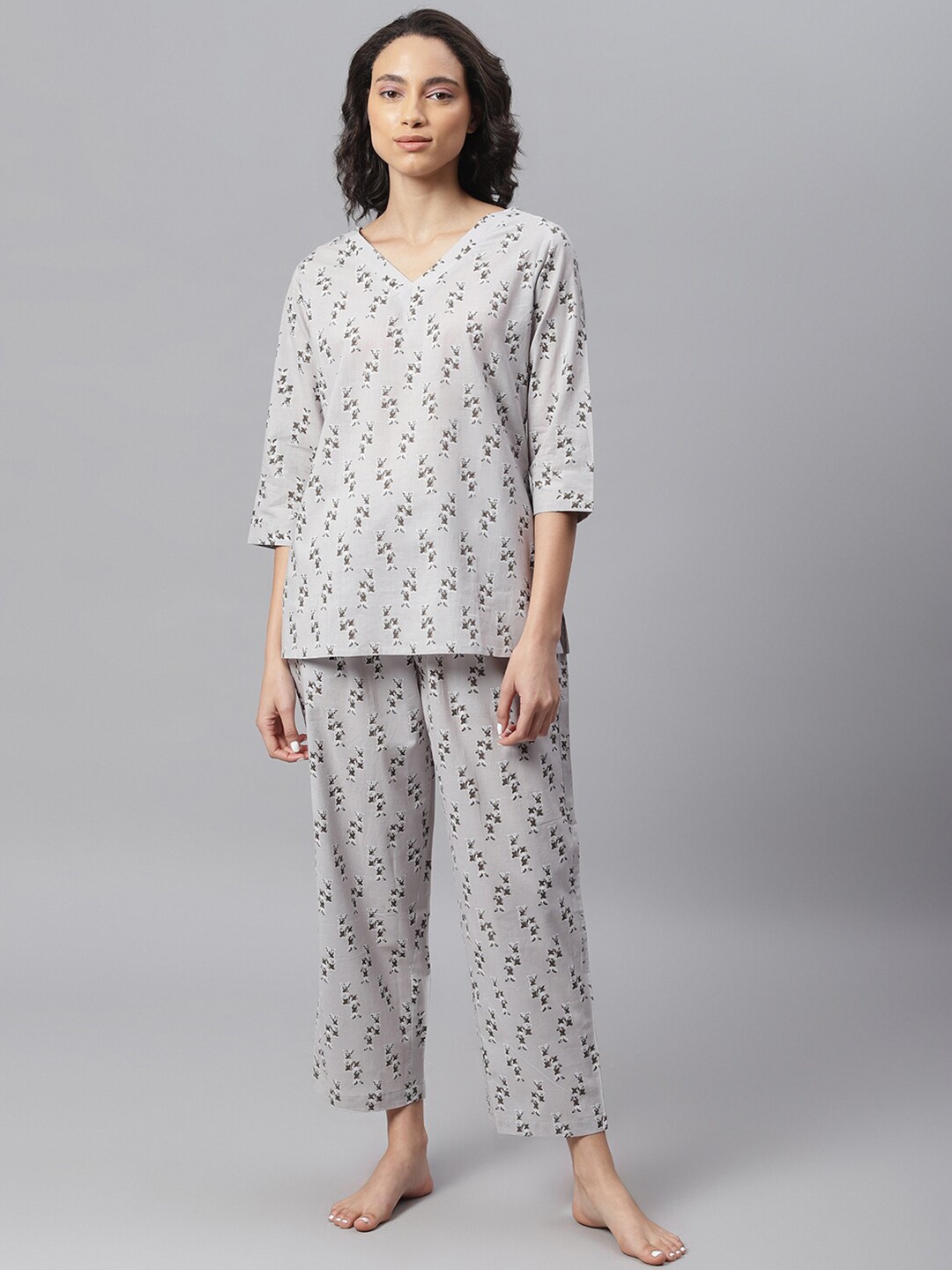 

Janasya Women Grey & White Printed Night suit