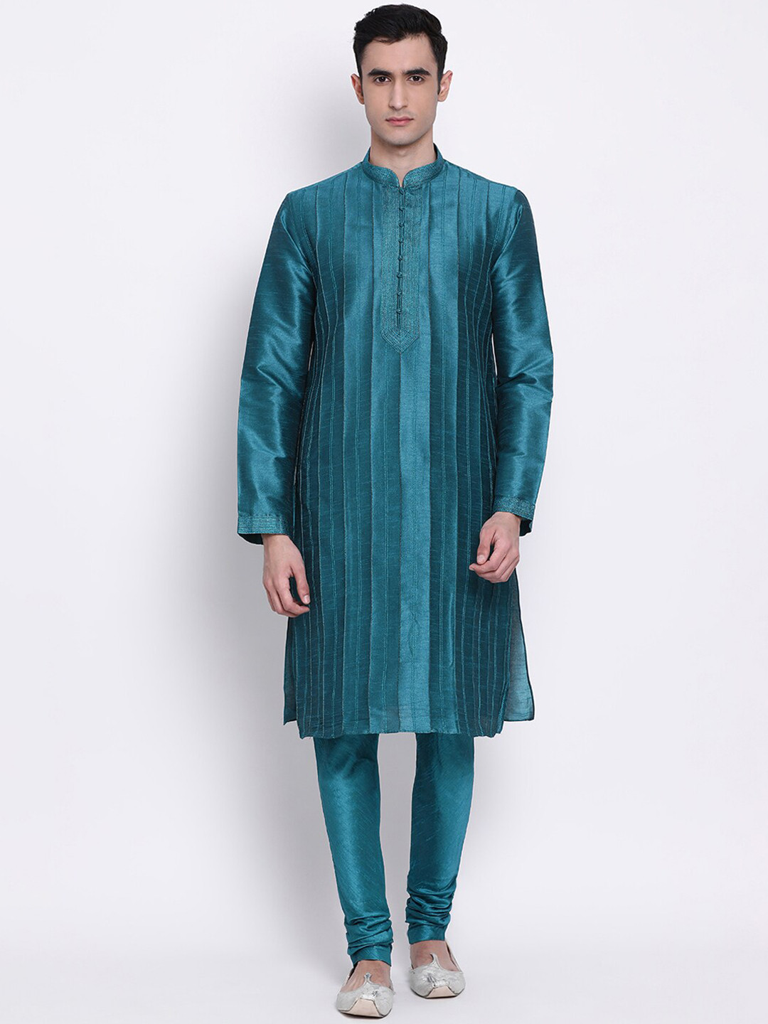 

Sanwara Men Green Striped Regular Straight Kurta with Pyjamas