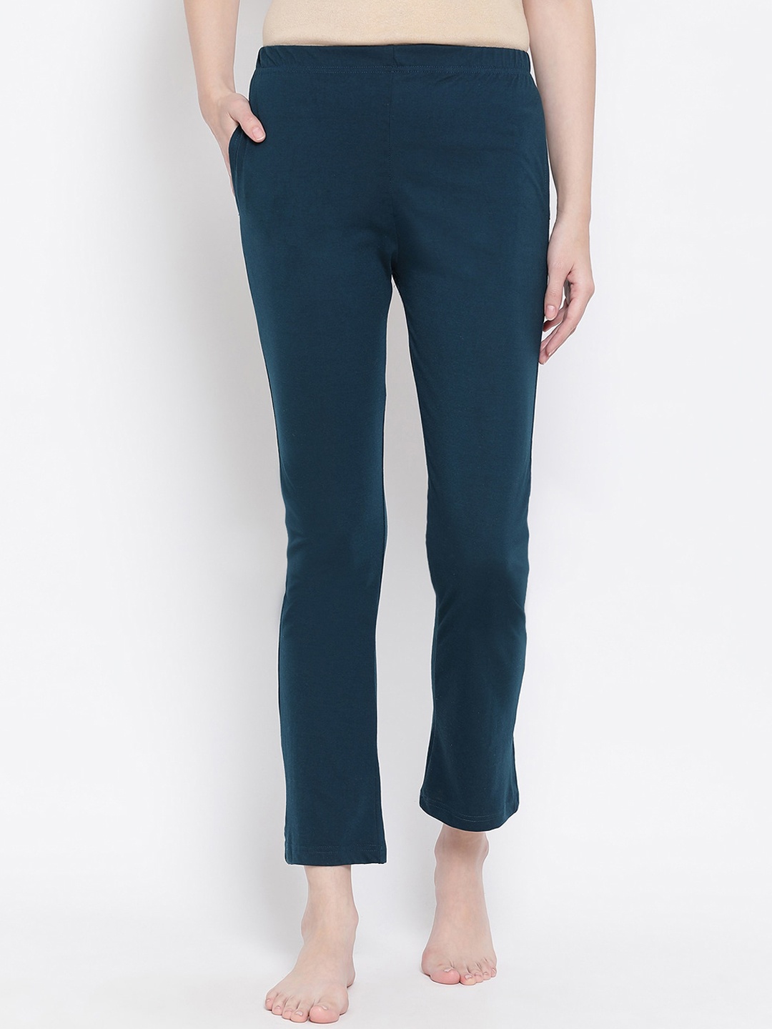 

Clovia Women Green Solid Cotton Lounge Pants