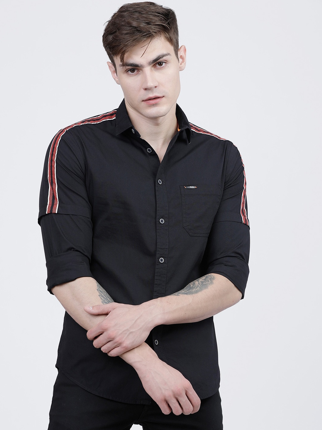 

The Indian Garage Co Men Black Slim Fit Solid Casual Shirt