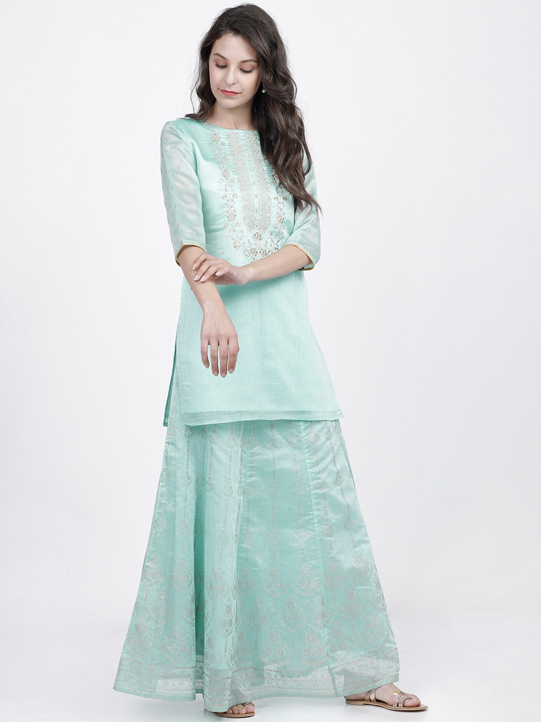 

Vishudh Women Green Floral Embroidered Kurta
