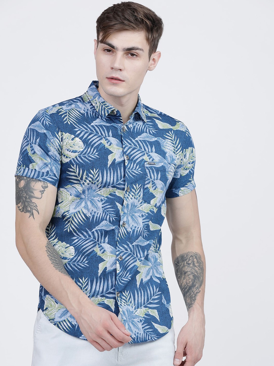 

The Indian Garage Co Men Navy Blue & Olive Green Slim Fit Printed Casual Shirt