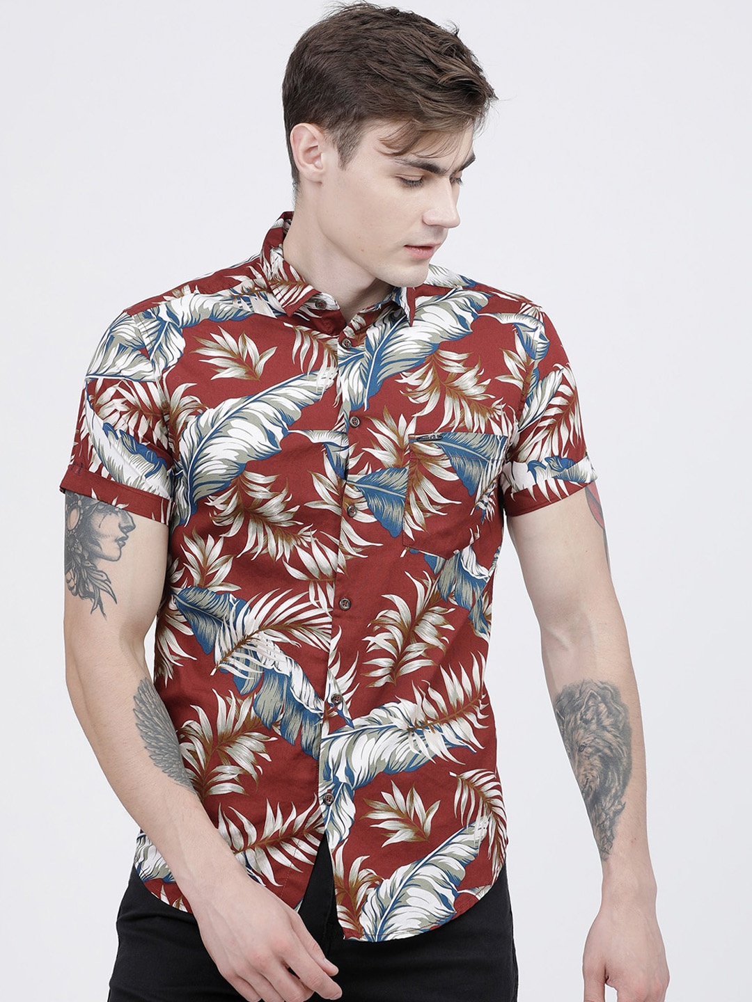 

The Indian Garage Co Men Maroon & White Slim Fit Printed Casual Shirt