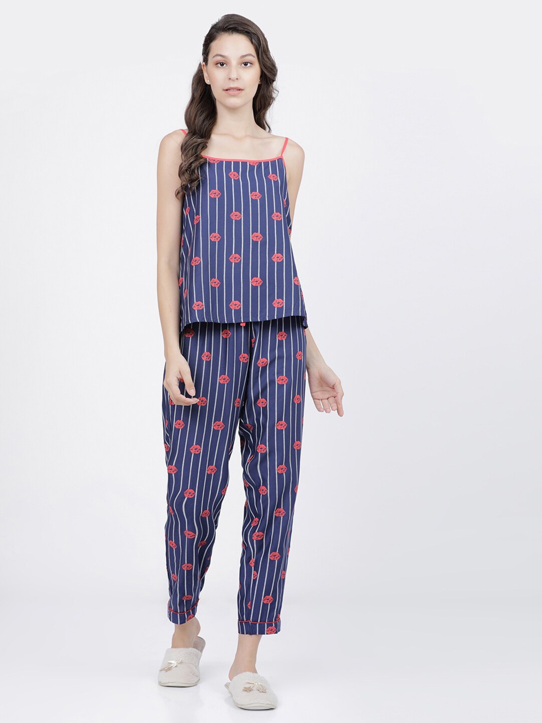 

Tokyo Talkies Women Navy Blue & Red Printed Night Suit