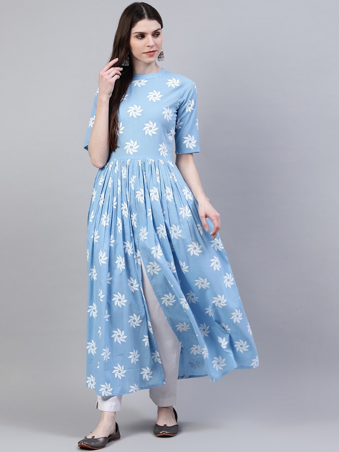 

Stylum Women Blue & White Floral Printed Floral Anarkali Cotton Kurta
