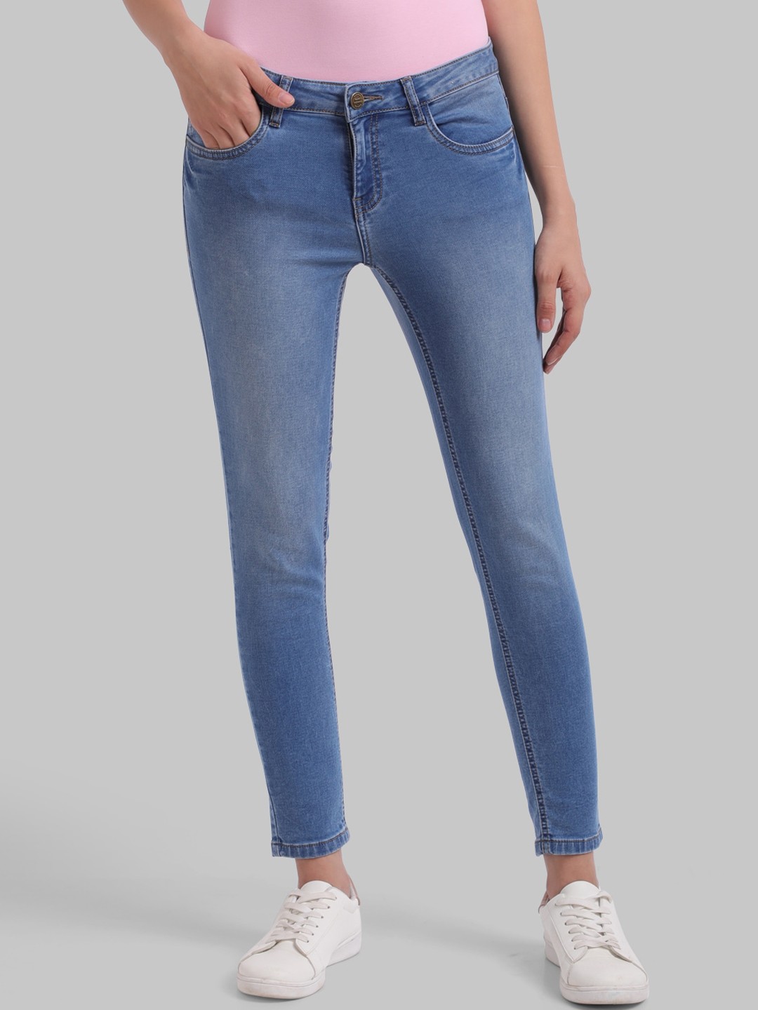 

Parx Women Blue Skinny Fit Heavy Fade Jeans