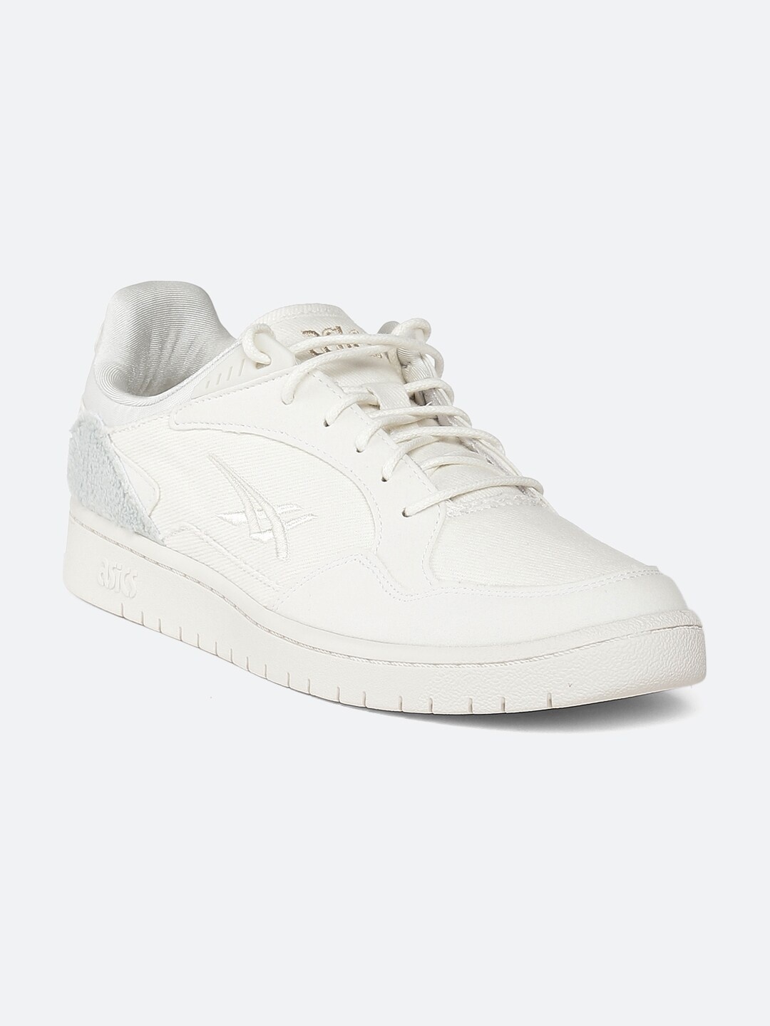 

ASICS Skycourt Women White Canvas Running Shoes