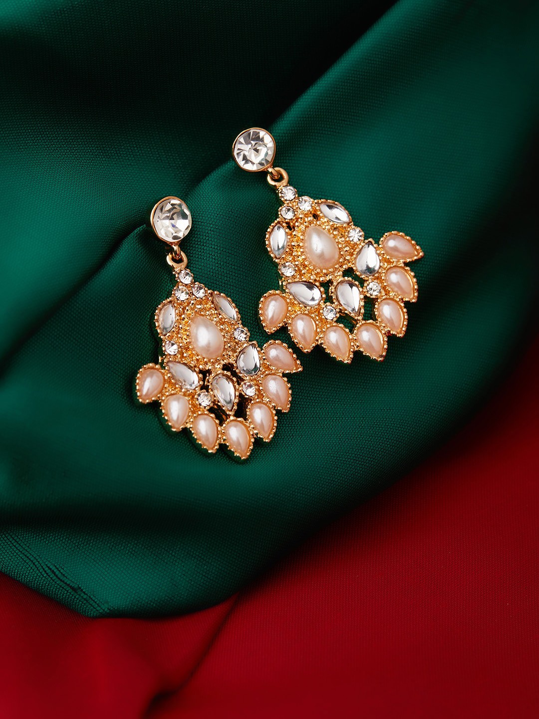 

Accessorize London Women Pearl Tear Drop Short Earrings, Gold