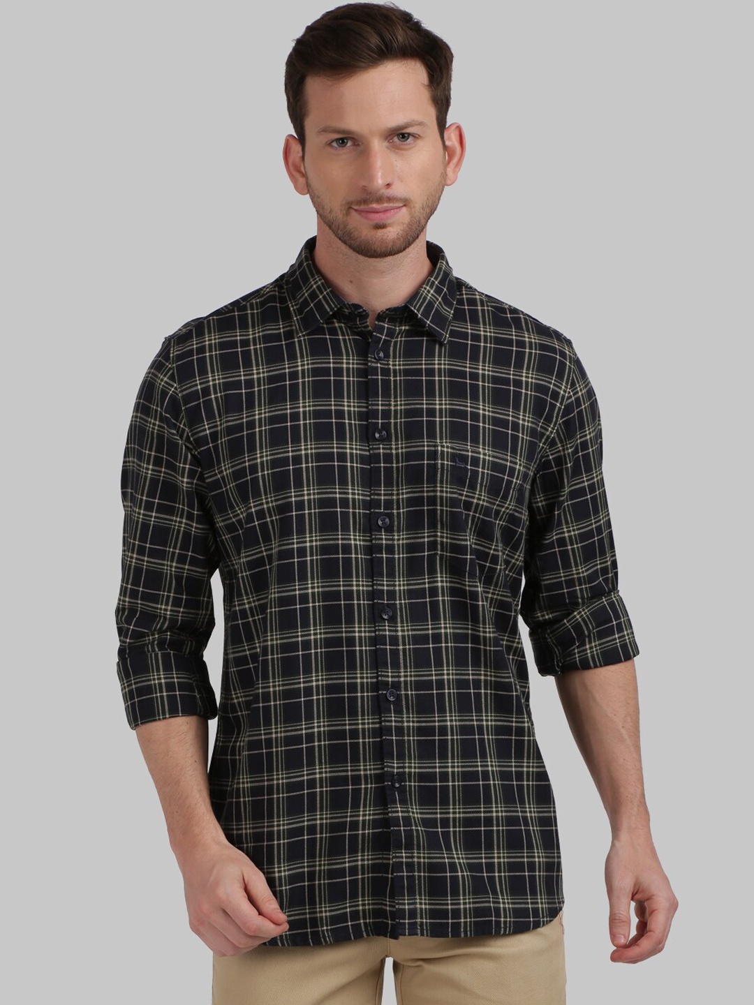 

Parx Men Blue & Beige Slim Fit Checked Casual Shirt