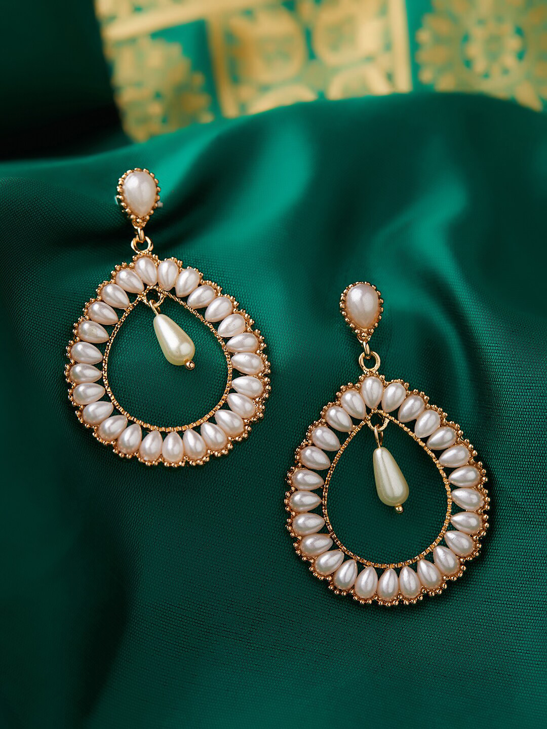 

Accessorize London Off White Pearl Ethnic Teardrop Shaped Short Drop Earring