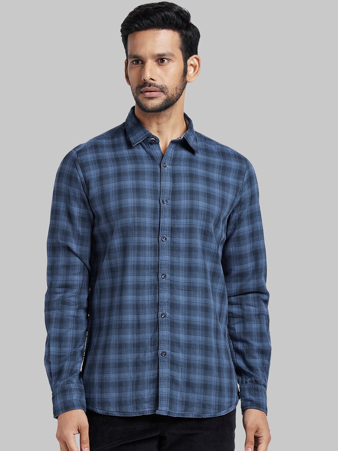 

Parx Men Navy Blue Slim Fit Checked Cotton Casual Shirt