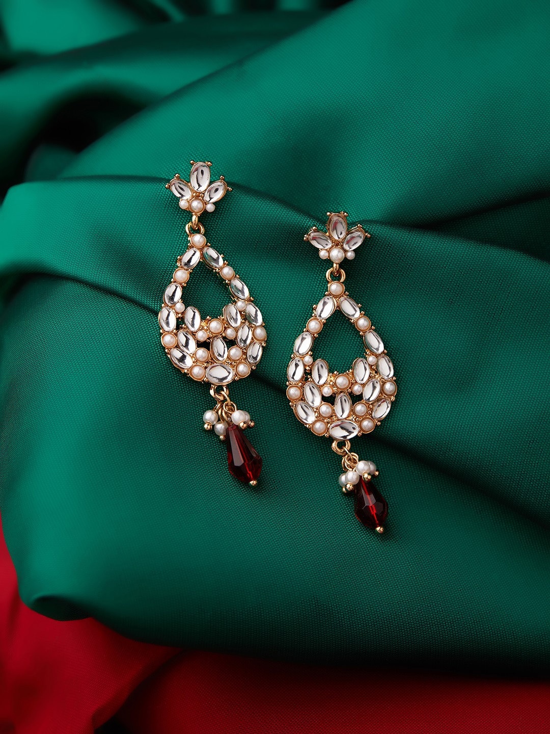 

Accessorize London Red Kundan Contemorary Short Drop Earring