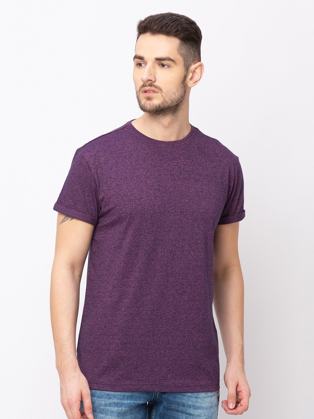 

Globus Men Purple Solid Round Neck T-shirt