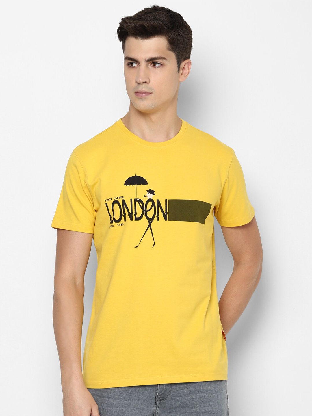 

SIMON CARTER LONDON Men Yellow & Black Typography Printed T-shirt