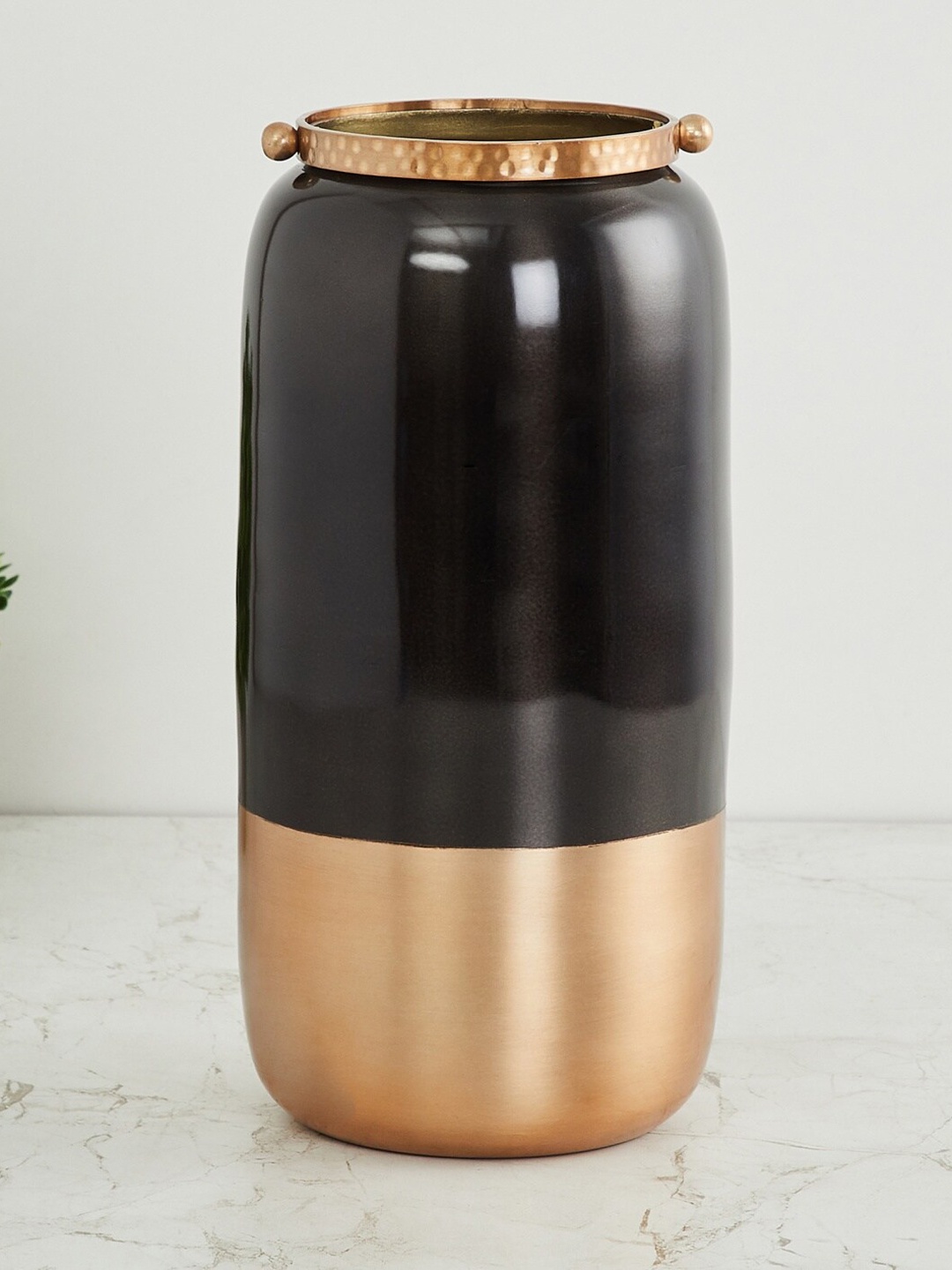 

Home Centre Black & Gold-Toned Fiesta Colourblocked Hammered Collar Vase