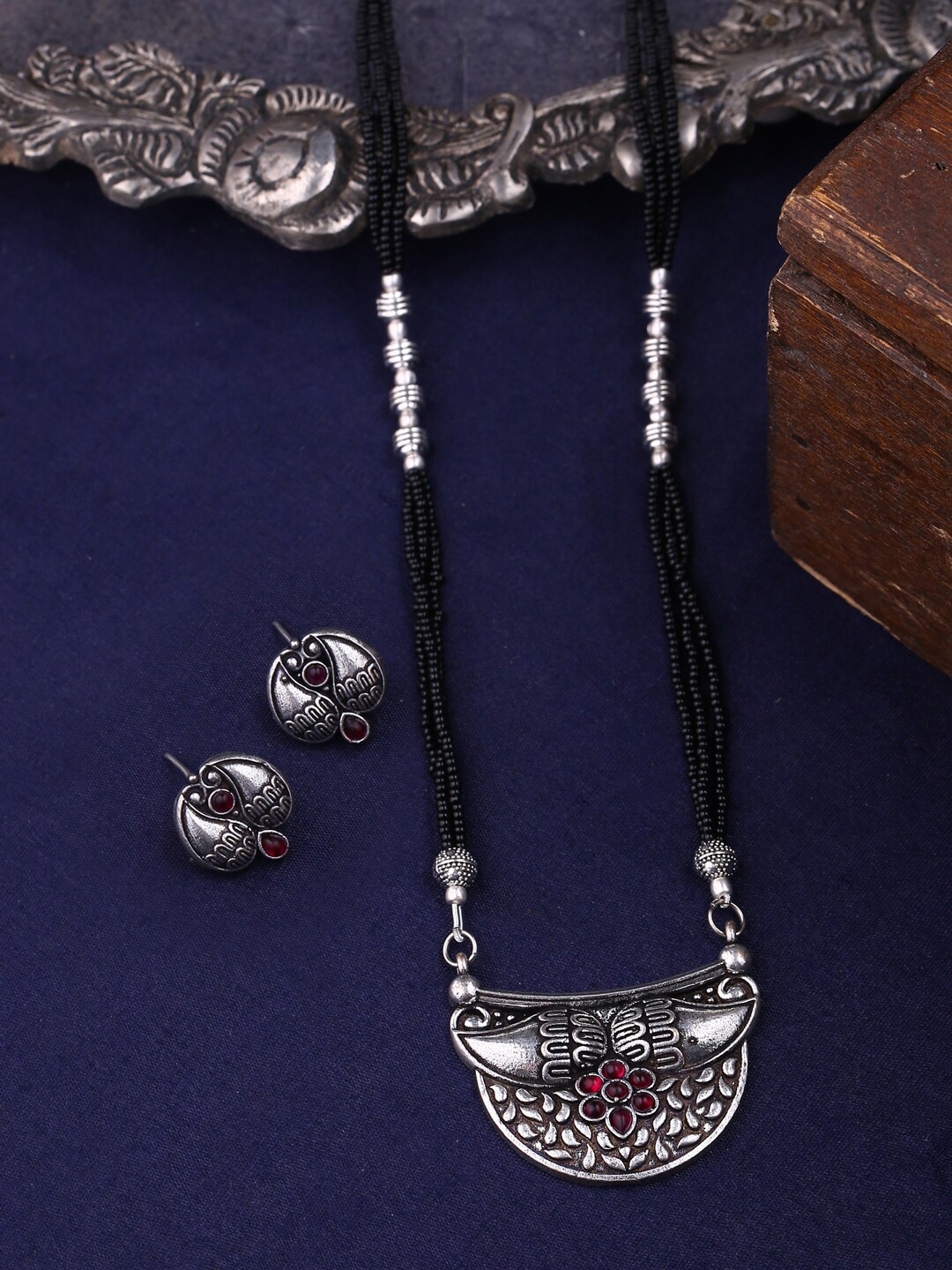 

Shoshaa Oxidised Silver-Plated Black & Pink Stone-Studded & Beaded Jewellery Set