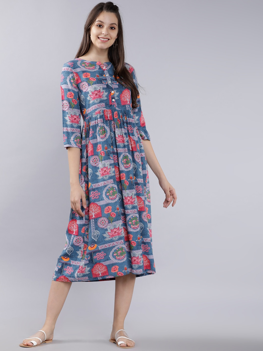 Vishudh Women Blue Floral Printed Fit and Flare Dress