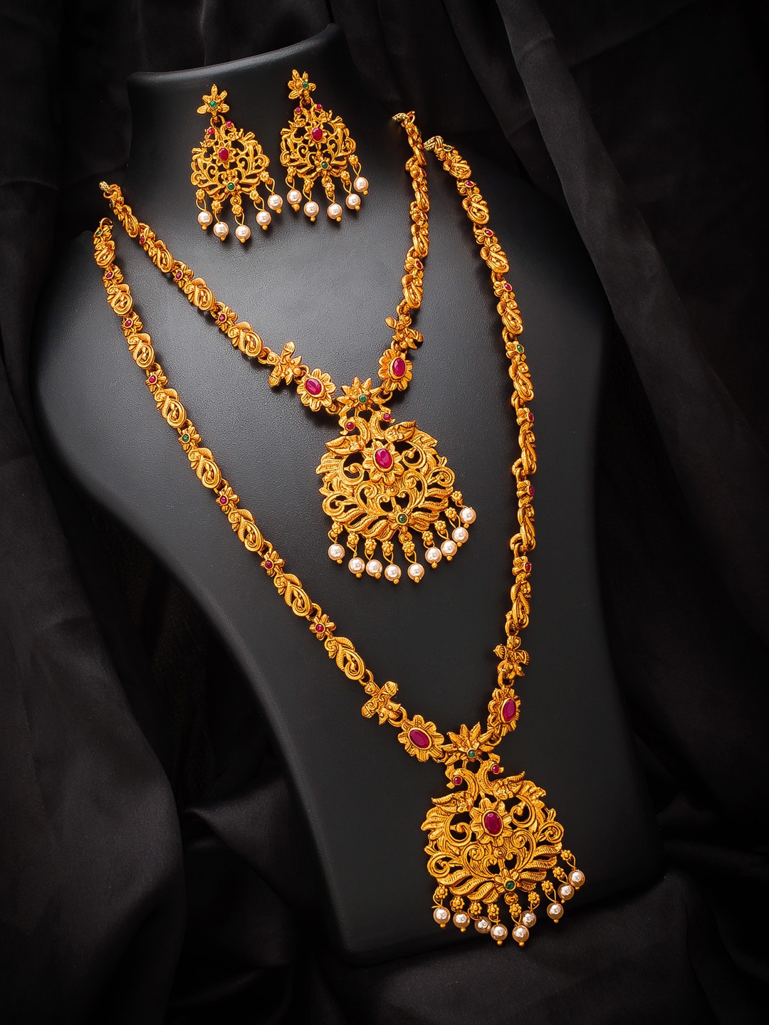 

aadita Gold-Plated Pink & Green Necklace Jewellery Set