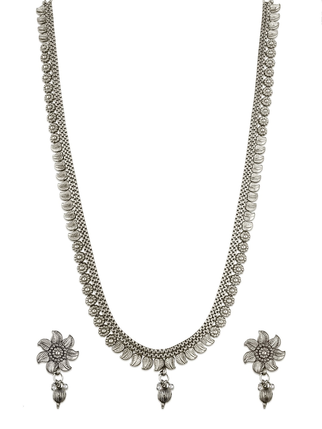 

aadita Oxidised Silver-Plated Beaded Floral Design Jewellery Set