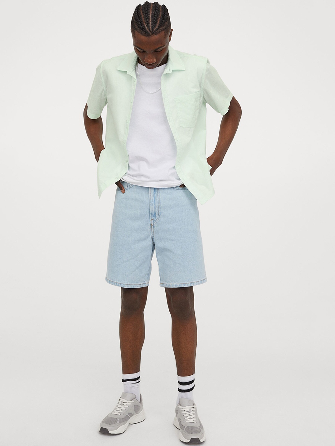 

H&M Men Green Solid Short-Sleeved Cotton Shirt