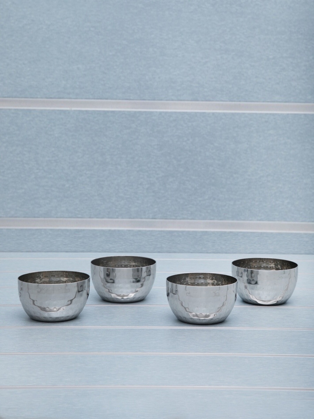 

Home Centre Set Of 4 Silver-Toned Textured Stainless Steel Serving Bowls