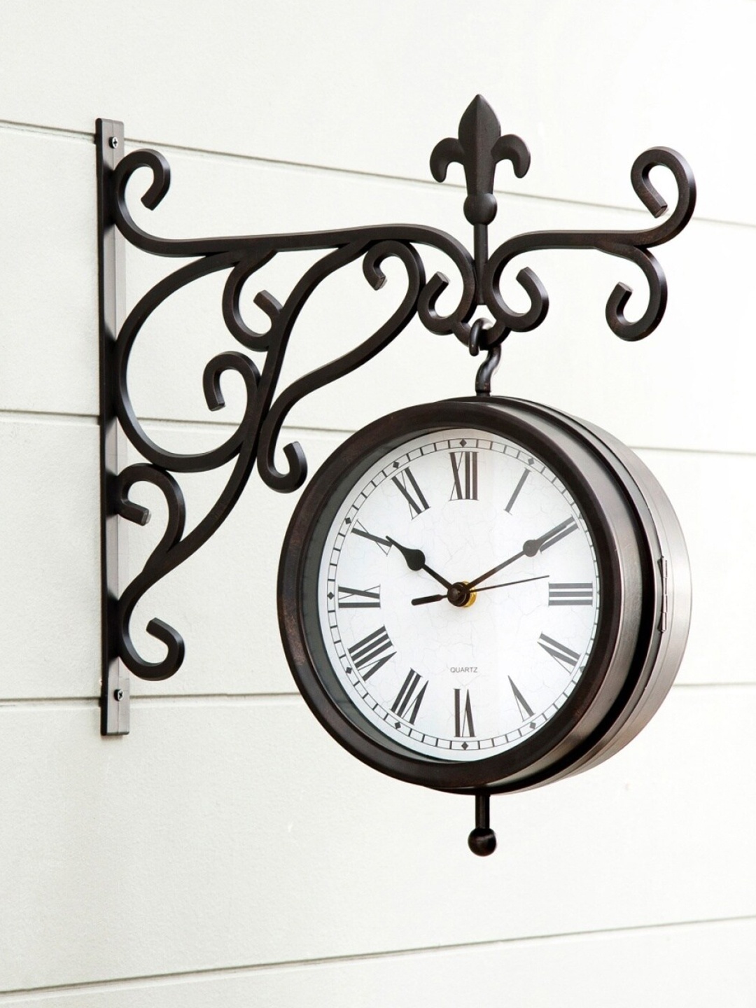 

Home Centre Black & White Textured Traditional Wall Clock