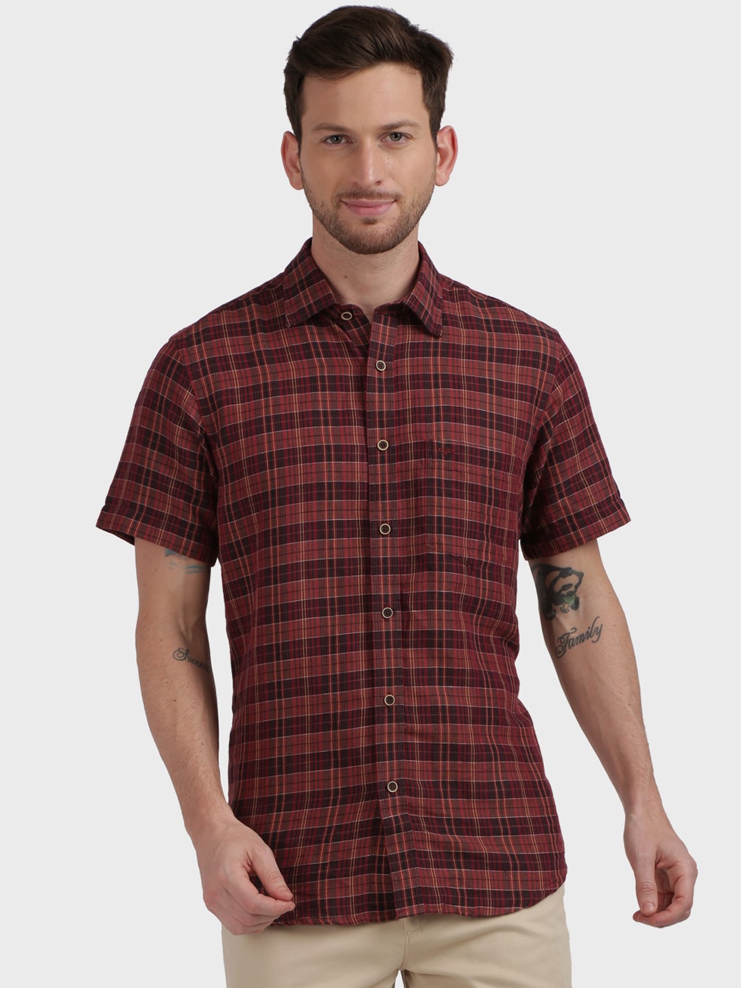 

ColorPlus Men Red & Black Tailored Fit Checked Casual Linen Shirt