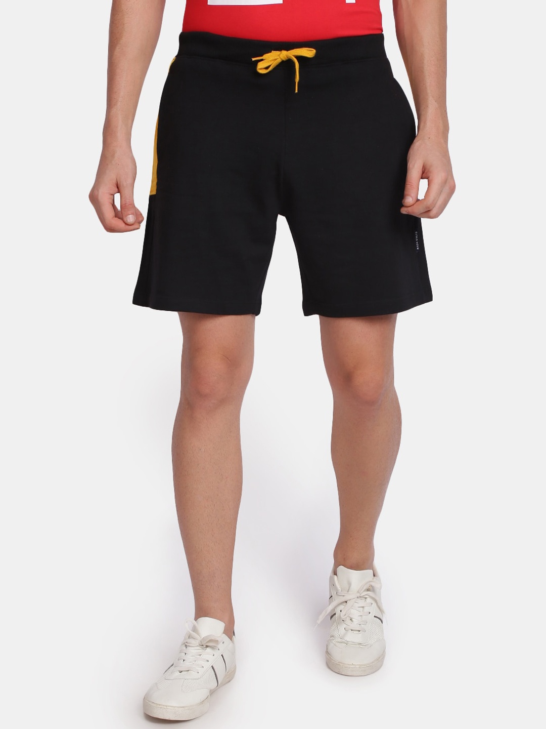 MASH UNLIMITED Men Black Solid Regular Fit Regular Shorts