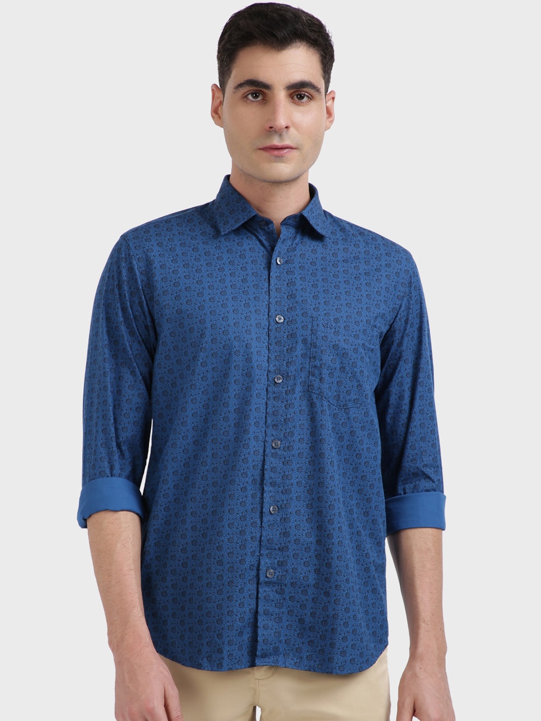 

ColorPlus Men Blue & Black Tailored Fit Printed Casual Shirt