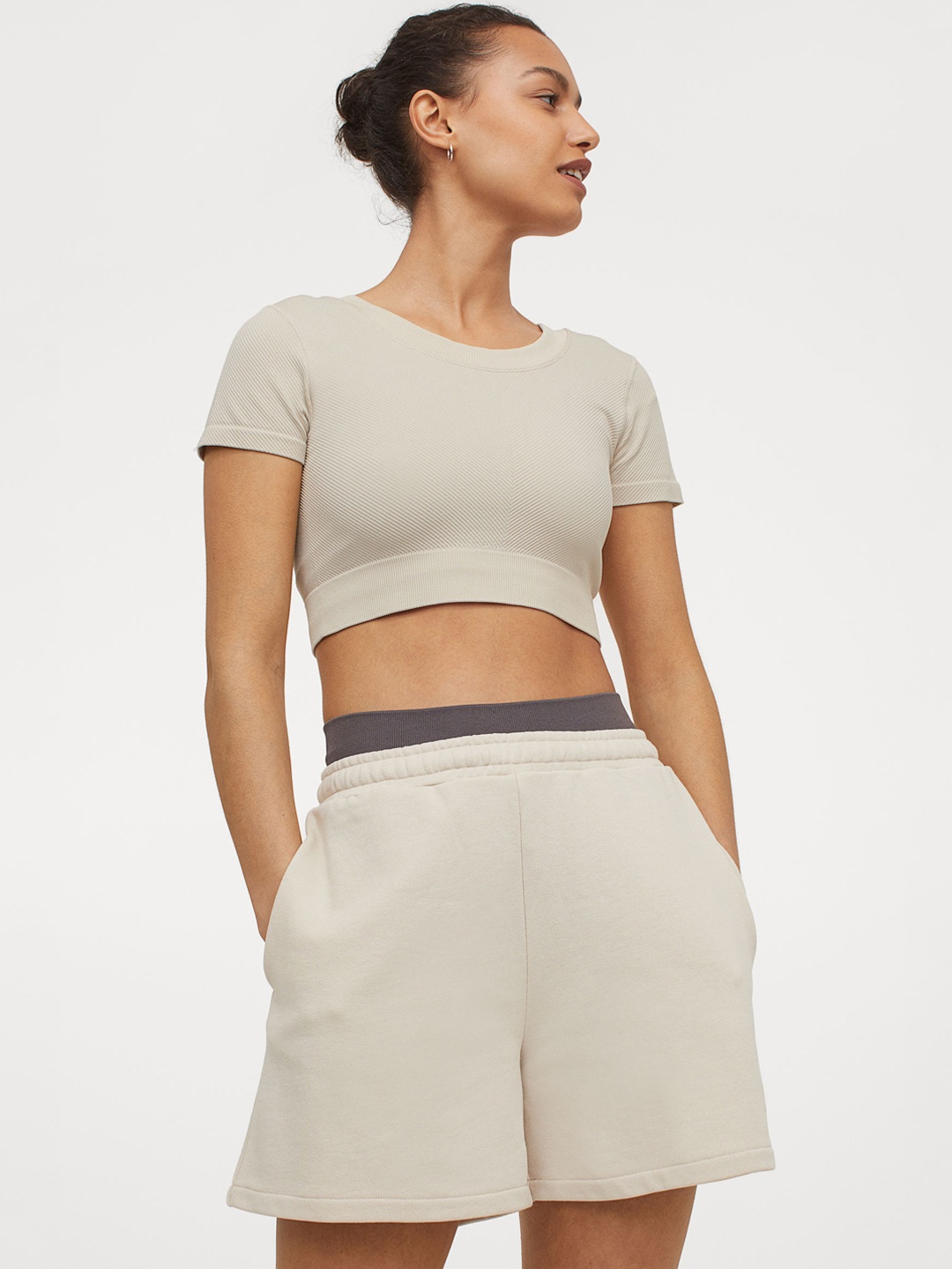 

H&M Women Beige Cropped Seamless Sports Top