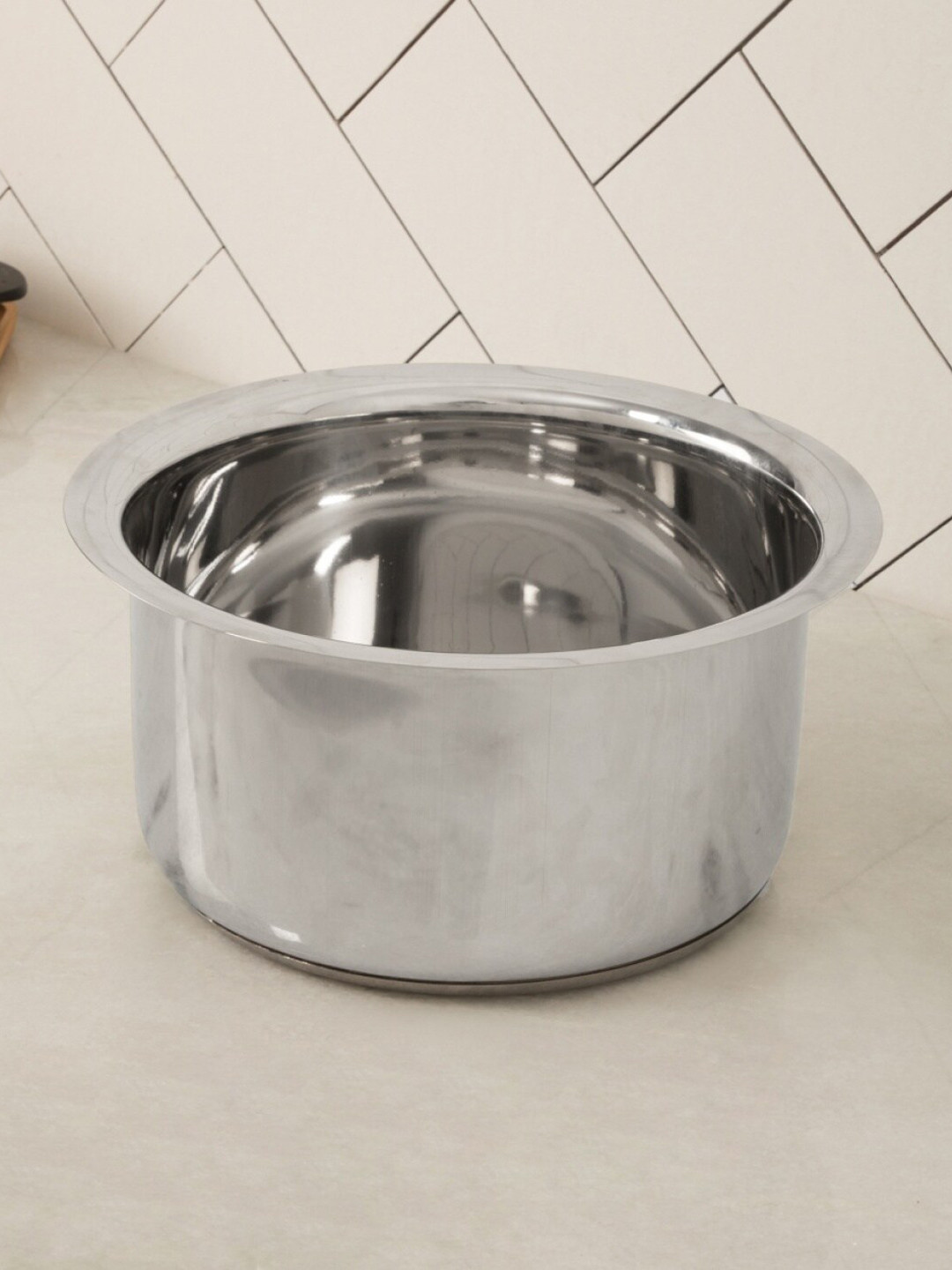 

Home Centre Silver-Toned Magnus Stainless Steel Pot