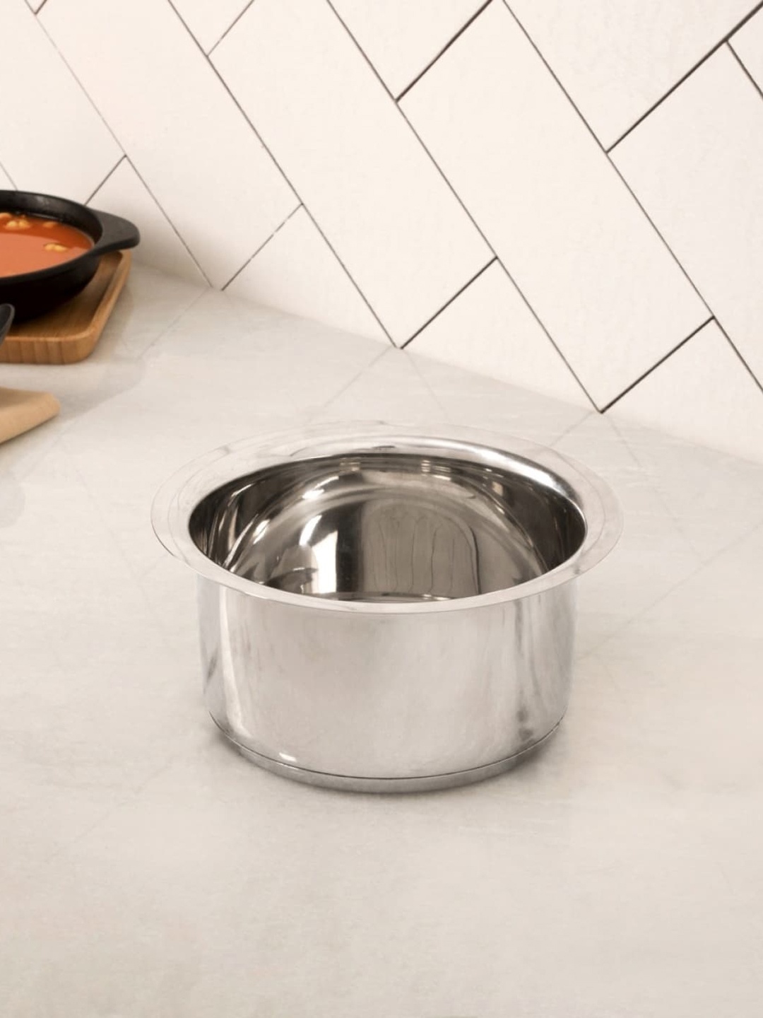 

Home Centre Silver-Toned Solid Stainless Steel Pot