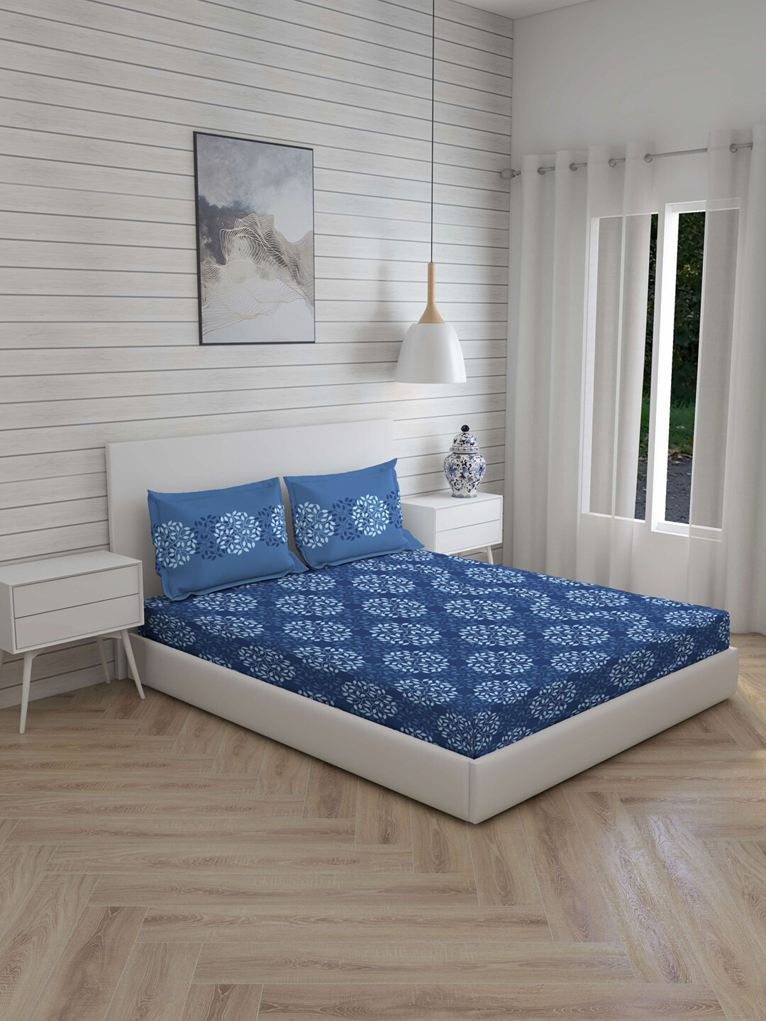 

Layers Blue Floral 104 TC Cotton 1 Queen Bedsheet with 2 Pillow Covers