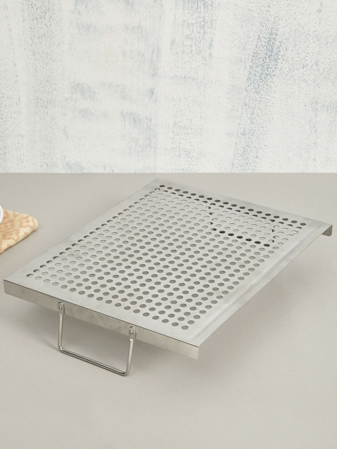 

Home Centre Silver-Toned Steel Truffles-Windsor Grill Topper