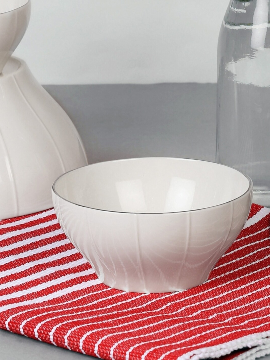 

Home Centre Unisex White Solid Bliss Cereal Bowl