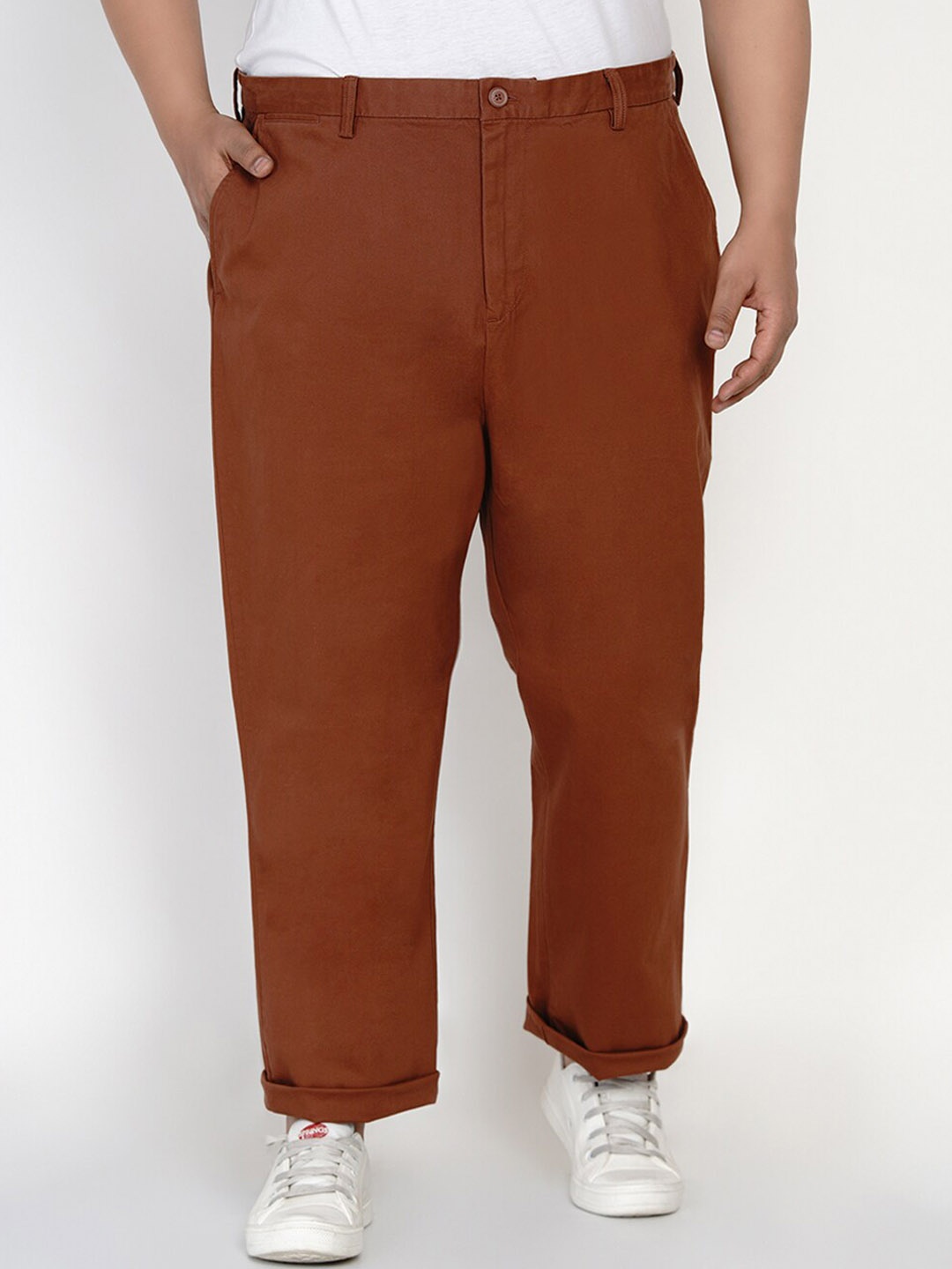 

Santonio Men Brown Regular Fit Solid Cotton Chinos
