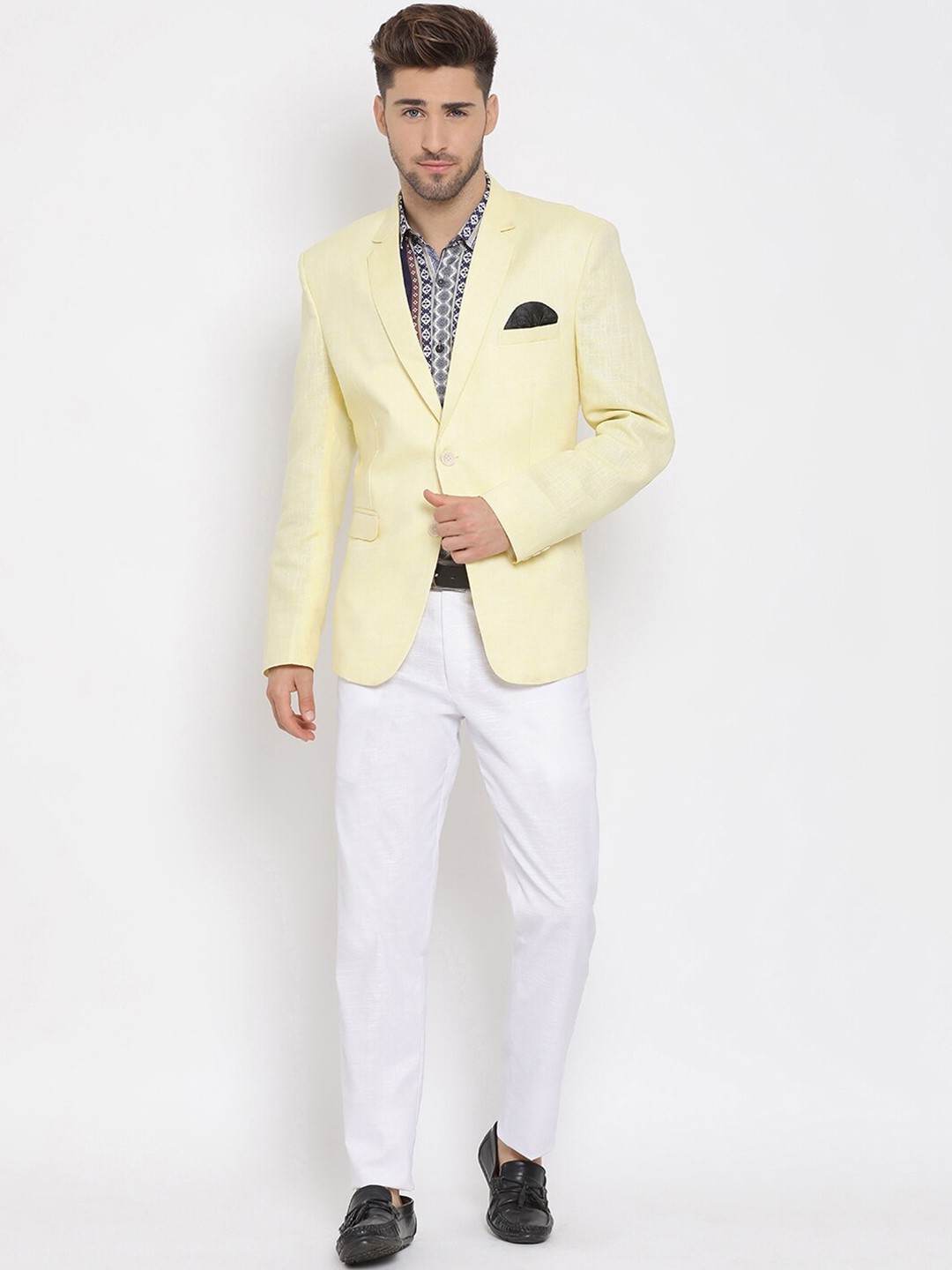

Hangup Men Yellow & White Solid Single-Breasted Three-Piece Linen Casual Suit