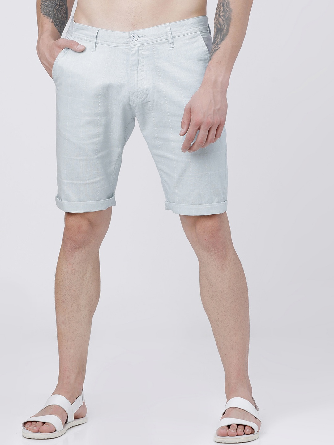 

HIGHLANDER Men Blue & White Checked Slim Fit Chino Shorts