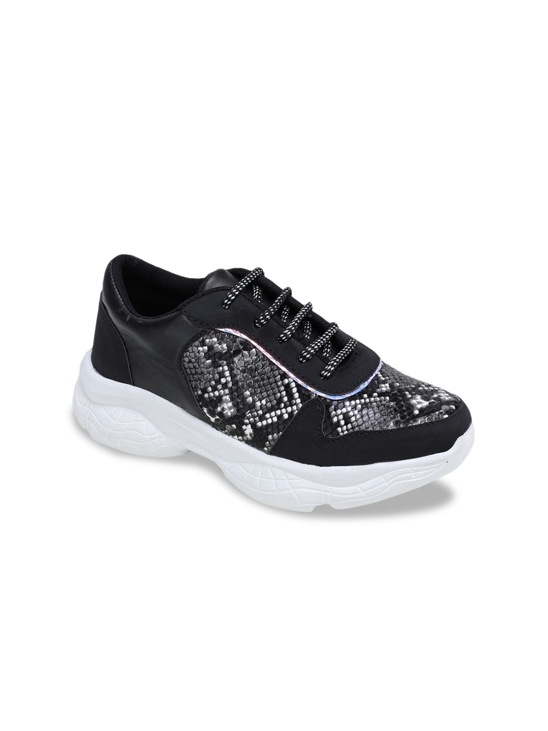 

TRASE Women Black Printed Sneakers