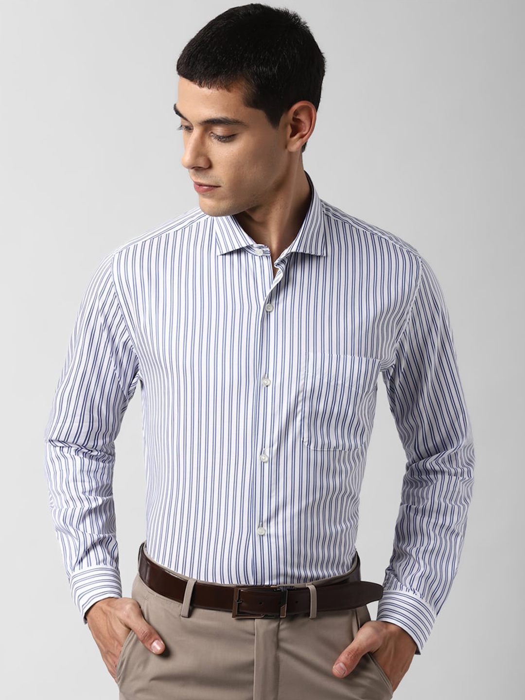 

Peter England Men White & Blue Regular Fit Striped Formal Shirt