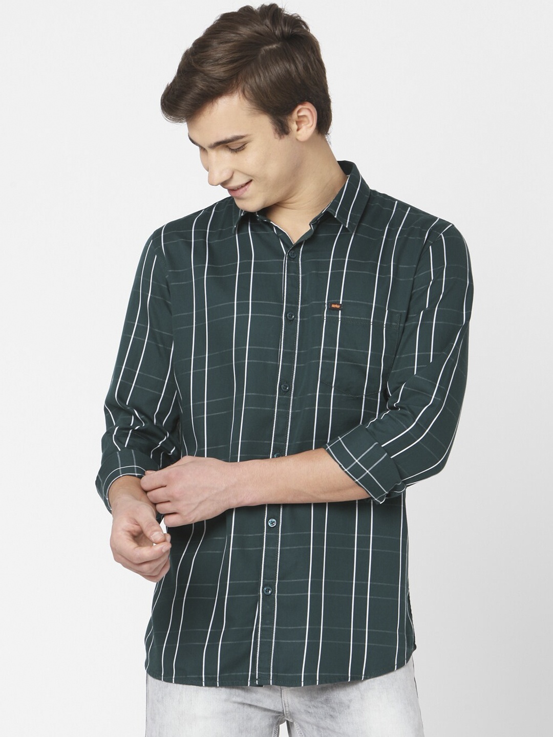 

SPYKAR Men Green & White Slim Fit Striped Casual Shirt