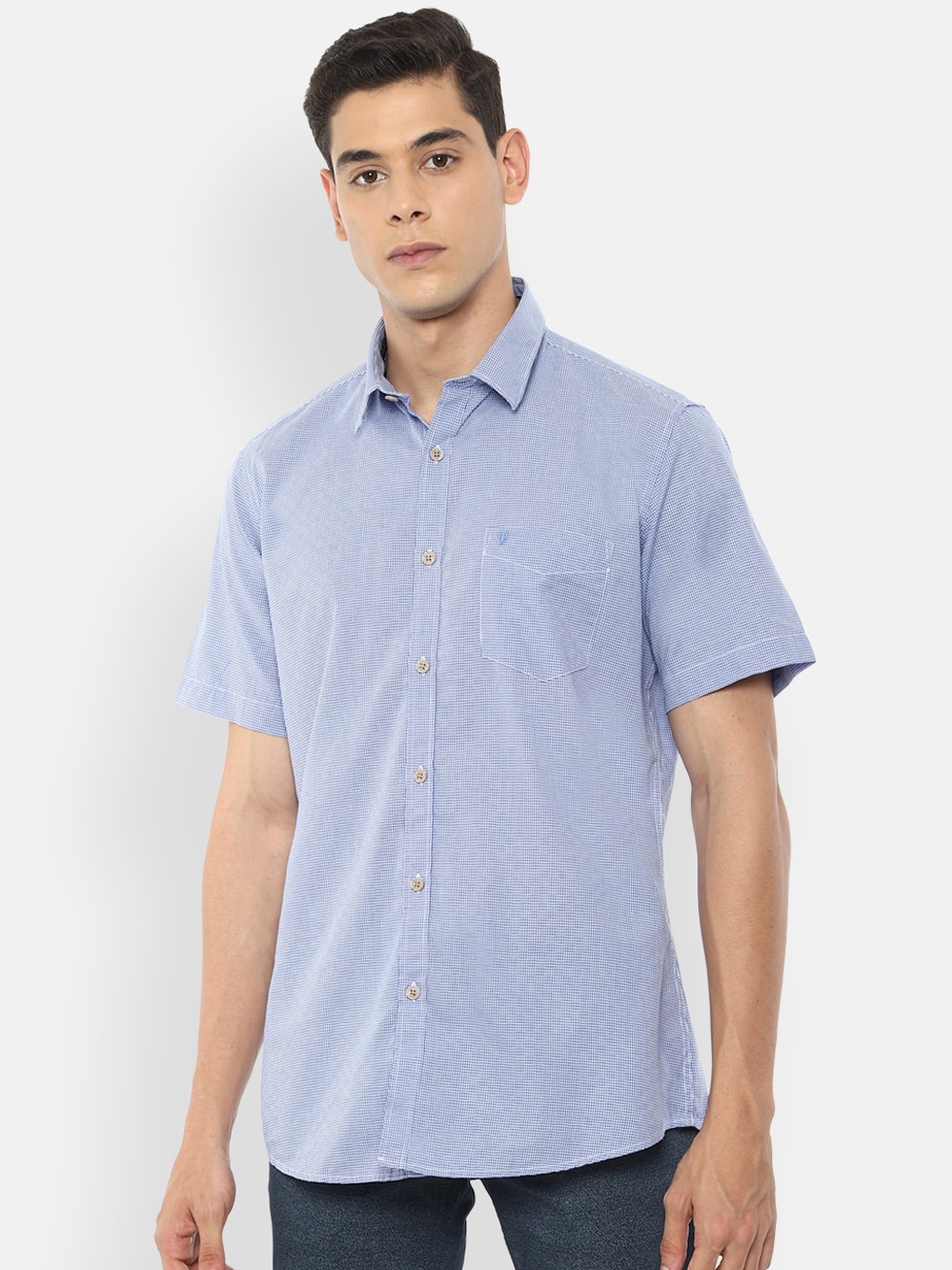 

Van Heusen Sport Men Blue & White Checked Pure Cotton Slim Fit Shirt