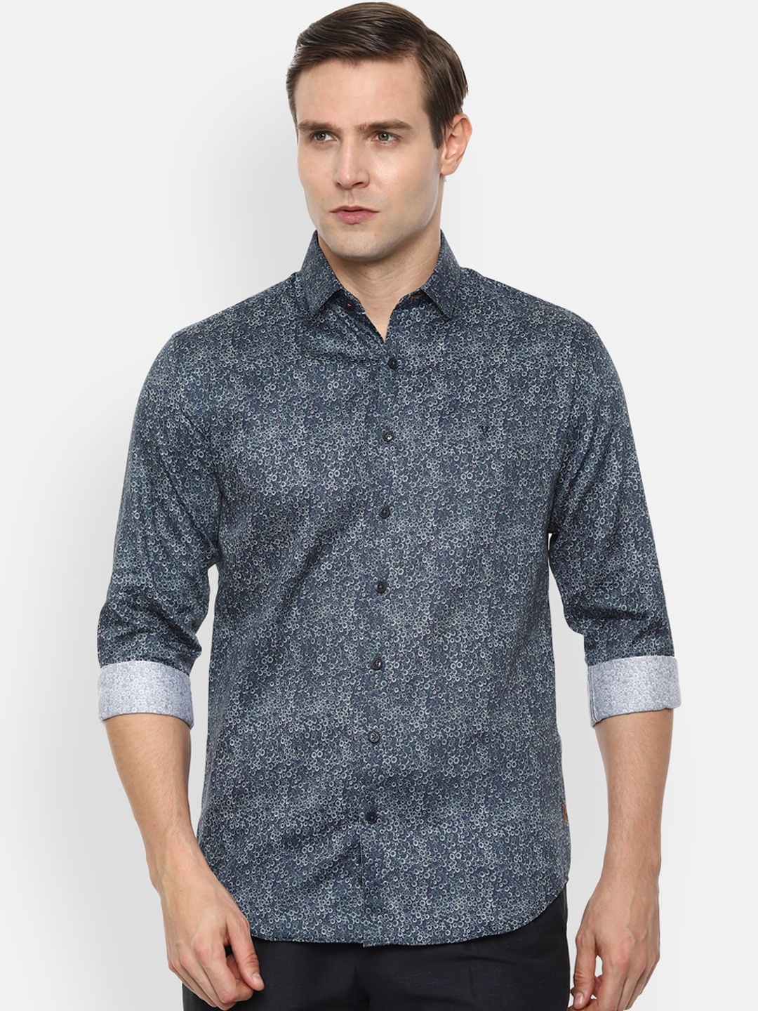 

V Dot Men Navy Blue & Green Slim Fit Printed Cotton Casual Shirt