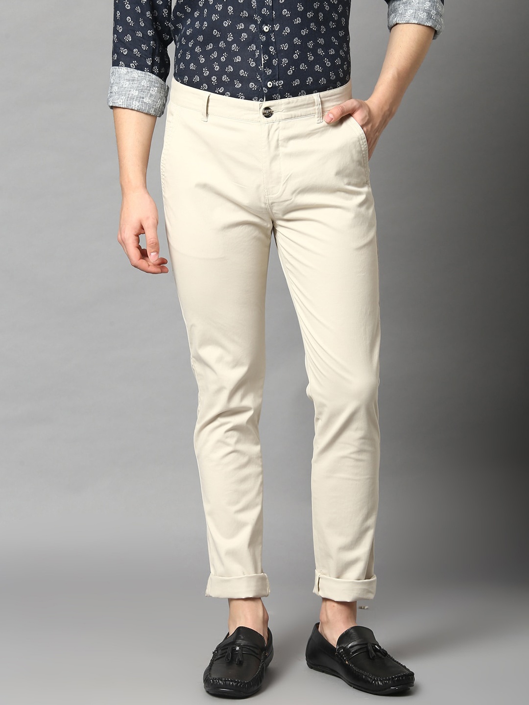 

HARSAM Men Beige Slim Fit Solid Chinos