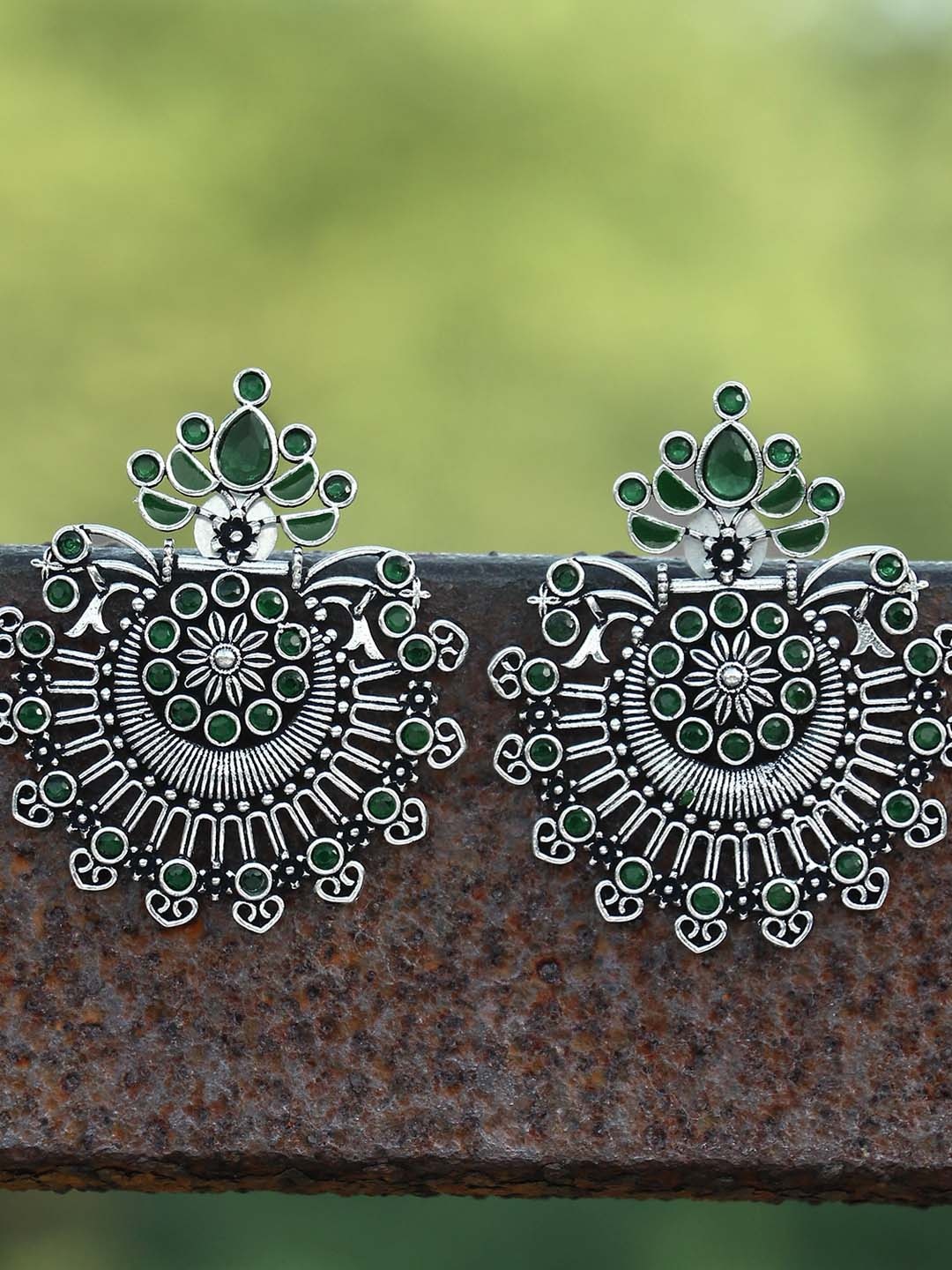 

Adwitiya Collection Silver-Toned Contemporary Chandbalis