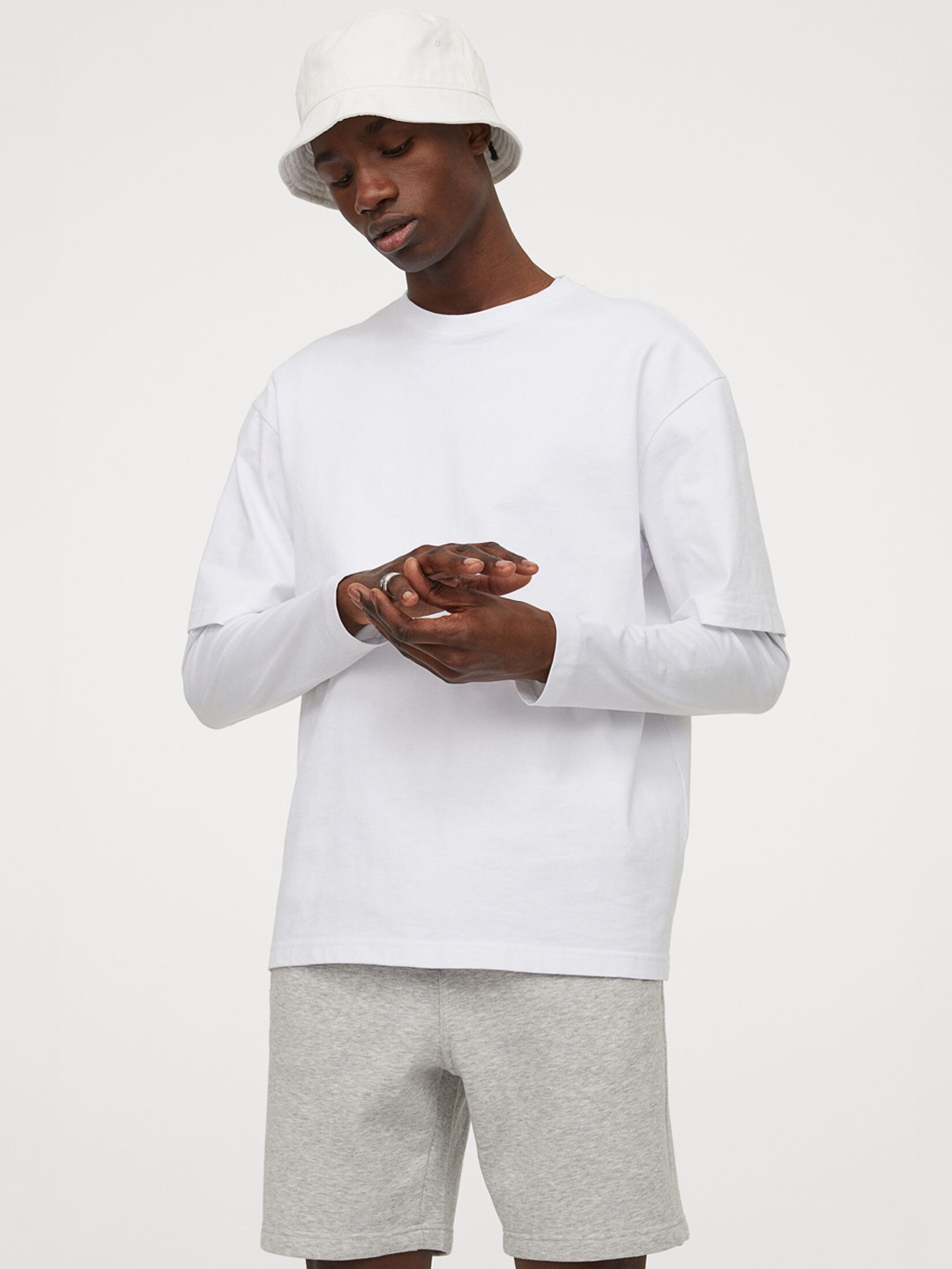 

H&M Men Grey Regular Fit Sweatshirt Shorts